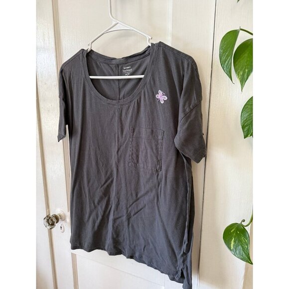 Old Navy boyfriend woman size medium butterfly T-shirt - Picture 2 of 7